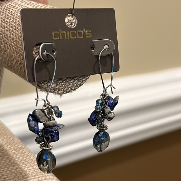 Chico’s Blue Cluster Dangling Earrings.  New - Picture 6 of 11